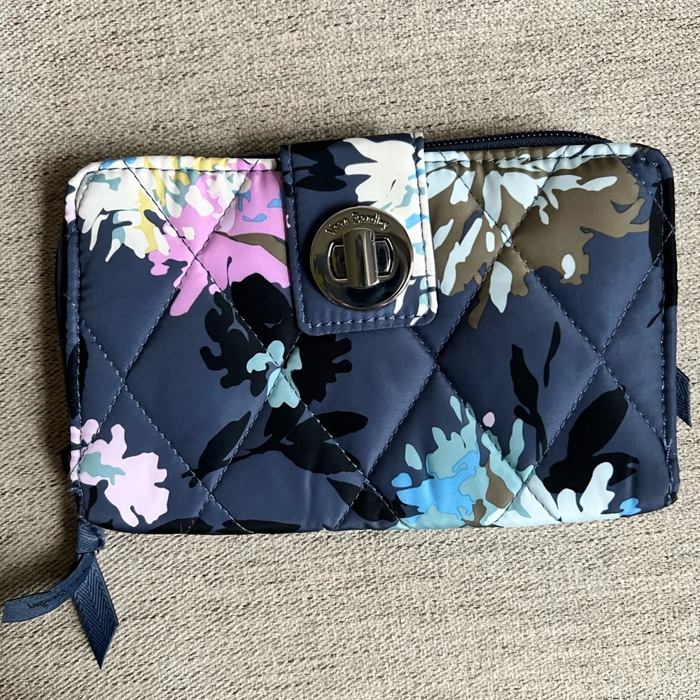 Vera Bradley Ultralight Turnlock Wallet in Chrysanthemum Crush